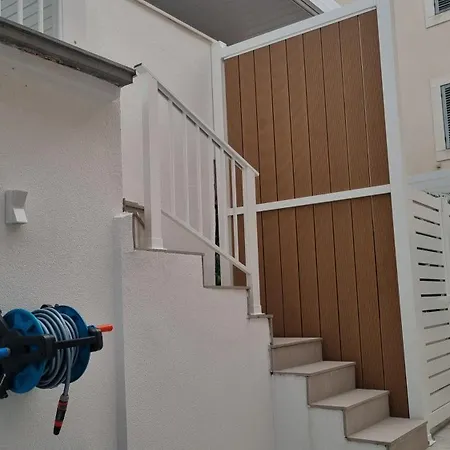 Old Stone Holiday Home Rovinj Exterior photo