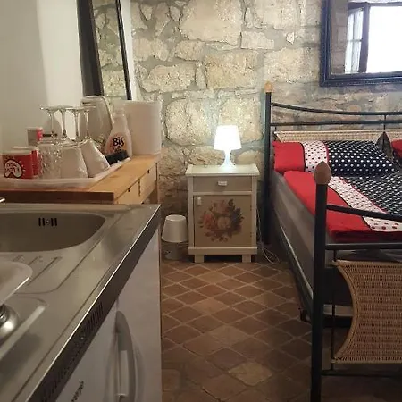 Old Stone Holiday Home Rovinj Exterior photo